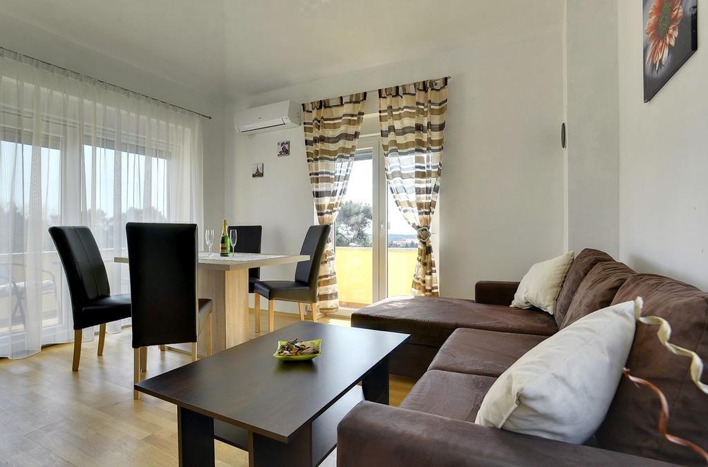 Apartments Kralj Медулин Екстериор снимка