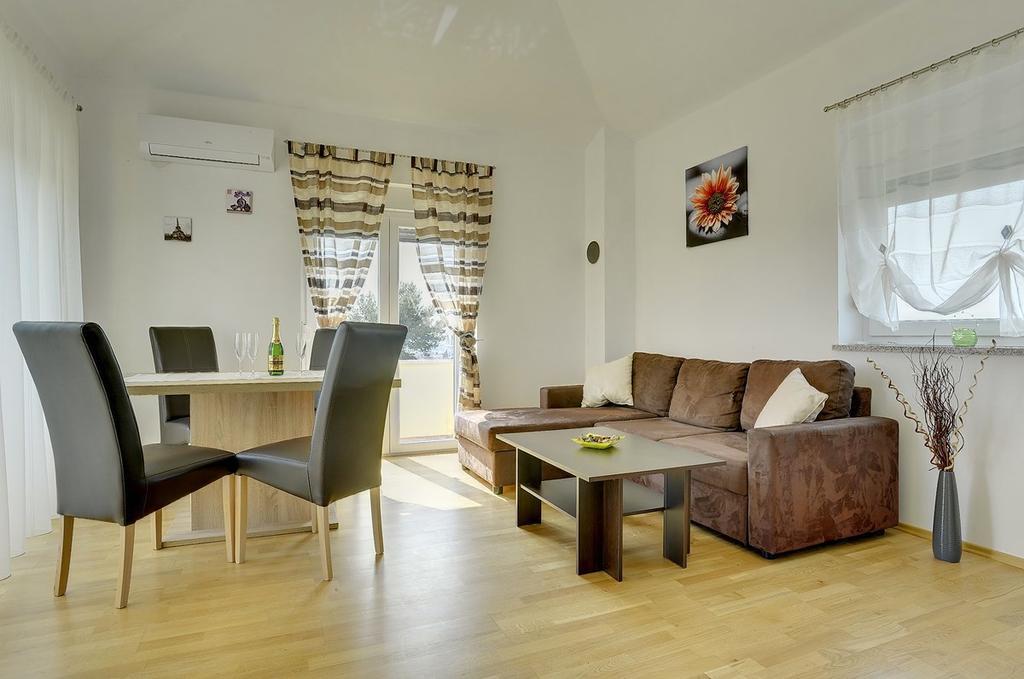 Apartments Kralj Медулин Екстериор снимка