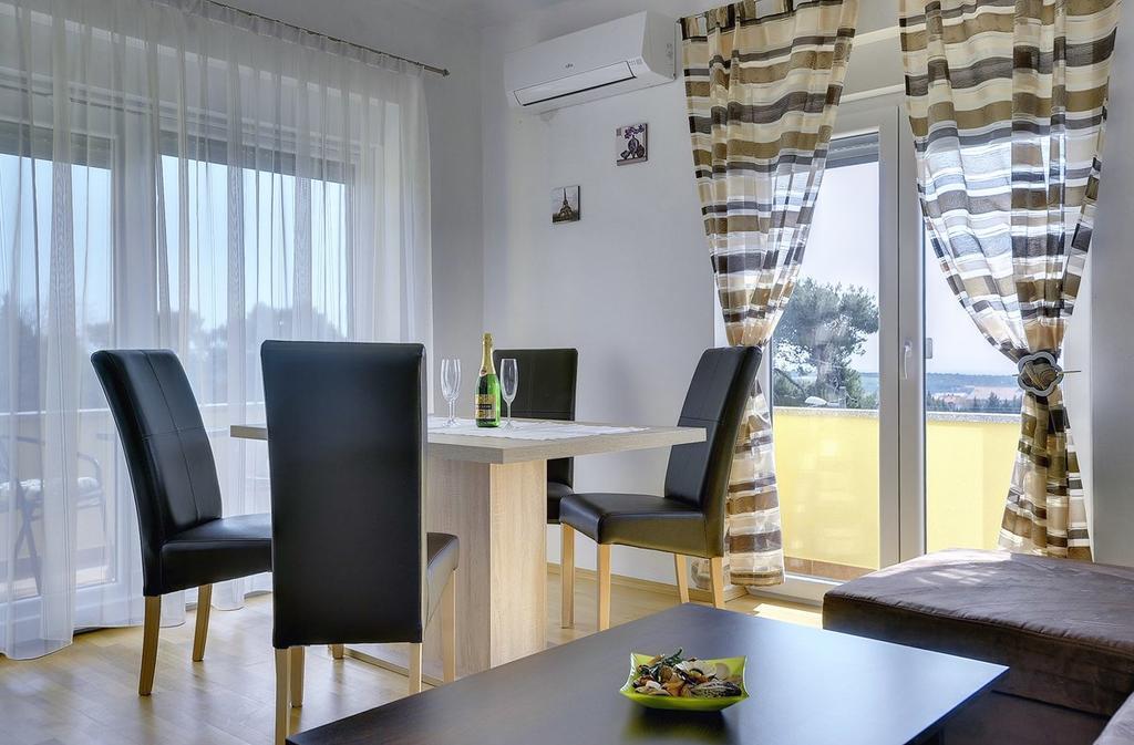 Apartments Kralj Медулин Екстериор снимка