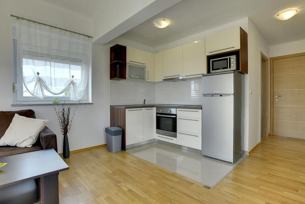 Apartments Kralj Медулин Екстериор снимка