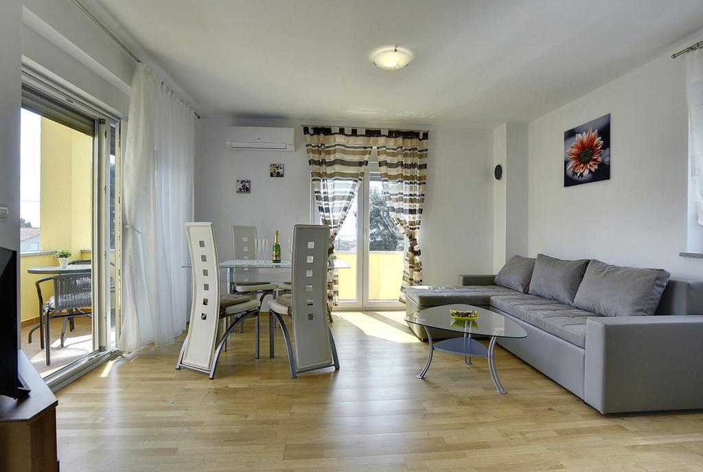 Apartments Kralj Медулин Екстериор снимка