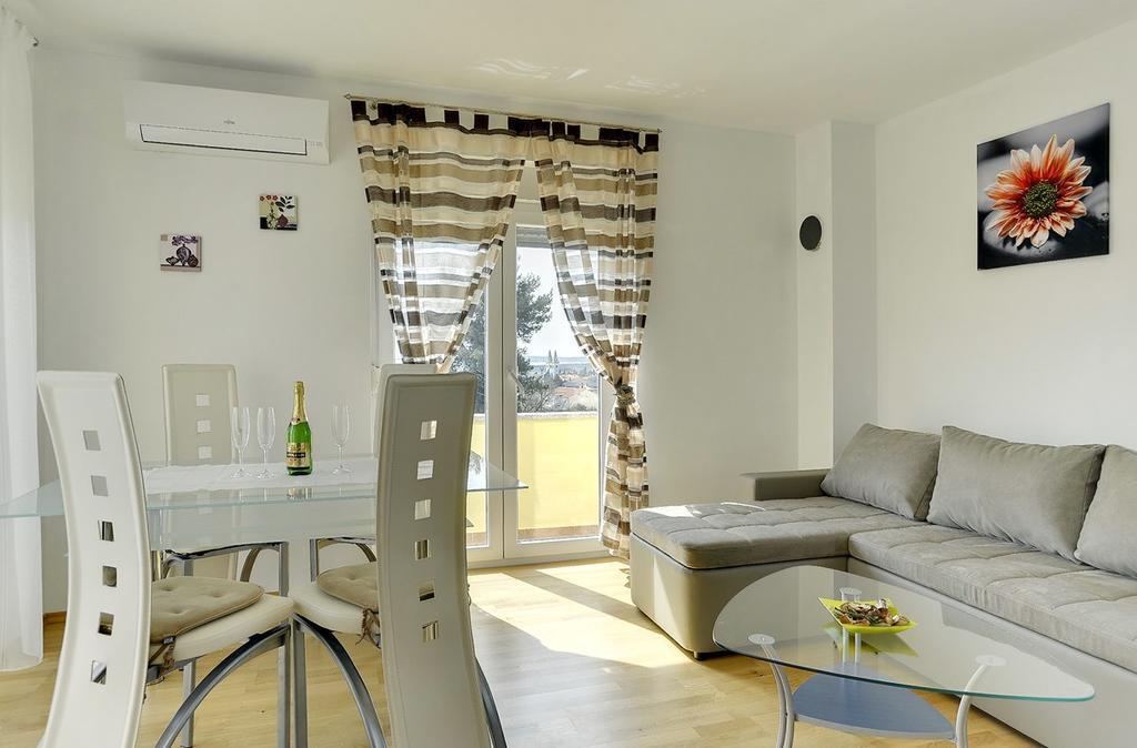 Apartments Kralj Медулин Екстериор снимка