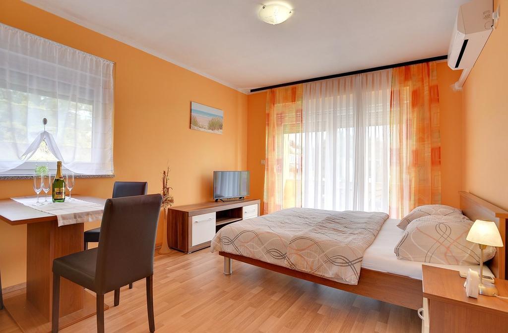 Apartments Kralj Медулин Екстериор снимка