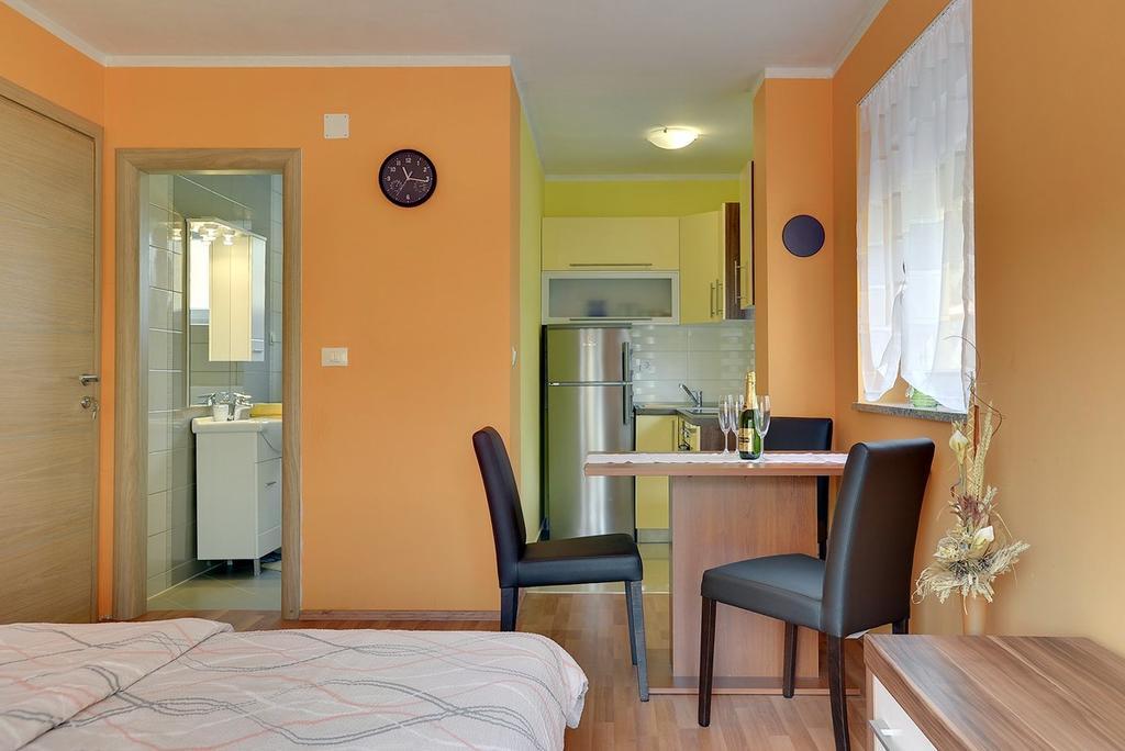 Apartments Kralj Медулин Екстериор снимка