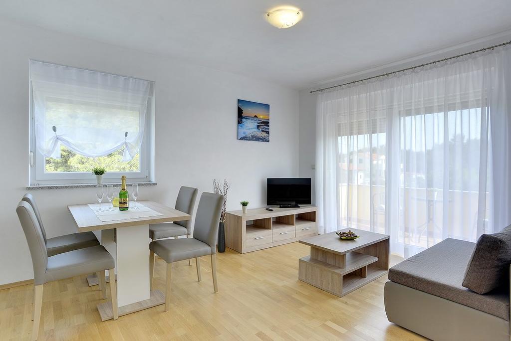 Apartments Kralj Медулин Екстериор снимка